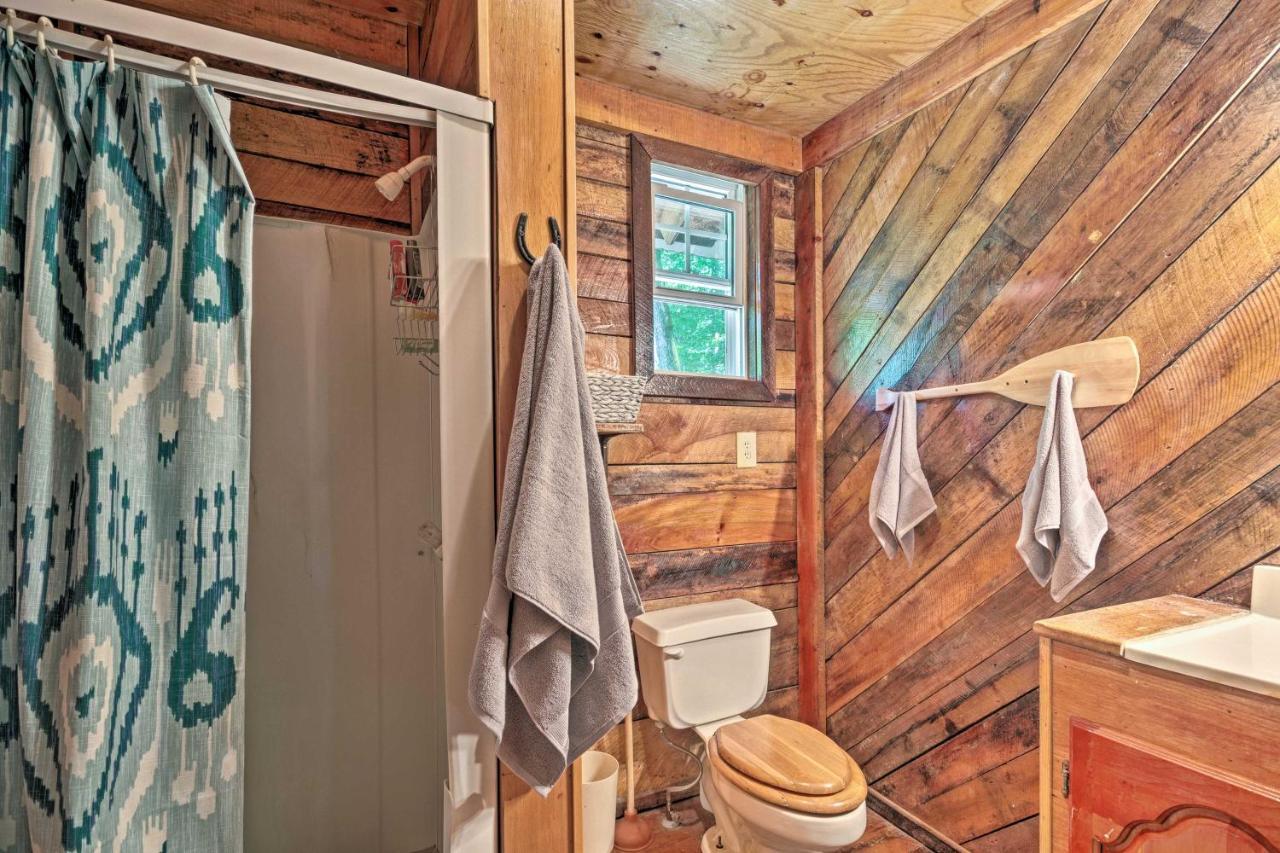 Creekside Cabin With Deck In Pisgah Forest! Barnardsville 外观 照片